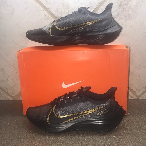 🆕Nike Zoom Gravity “Glam Dunk” Metallic Sneakers - Picture 1 of 12